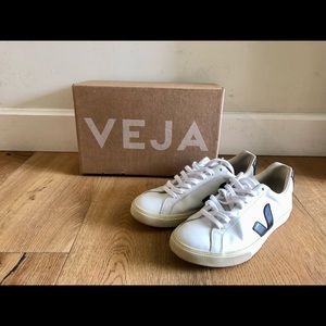 Veja Esplar Size 7 (38 EU) Extra White Black